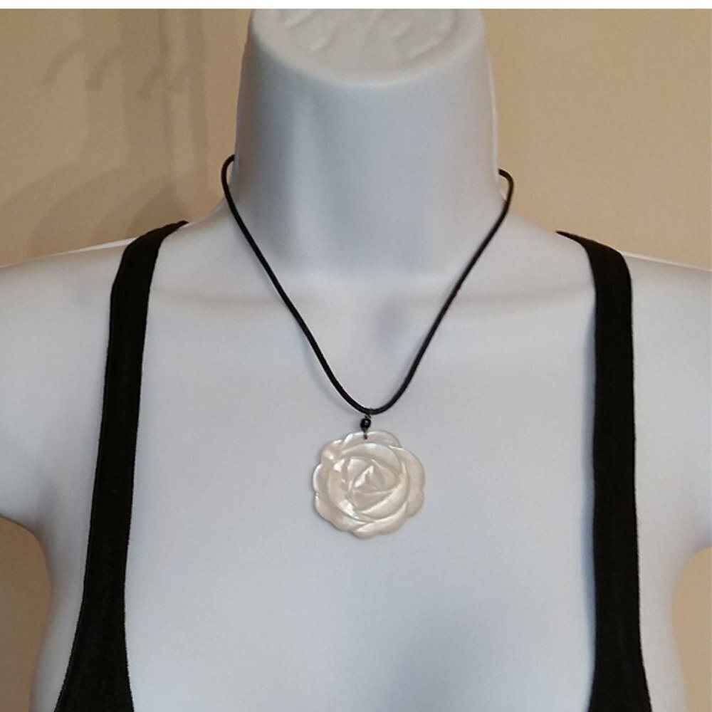 ARTISAN carved MOP flower pendant necklace with sterling silver clasp boho